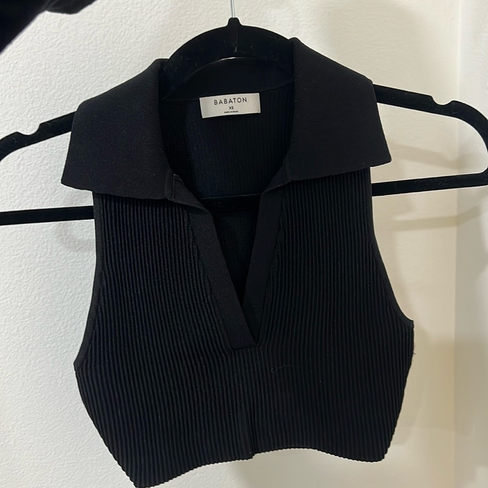 Aritzia Babaton Sculpt knit Brand new never worn polo. Paid 60$